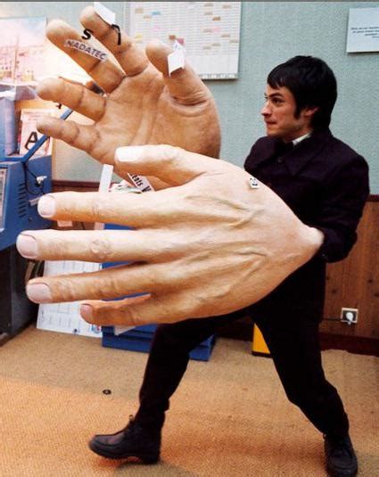 are those fake hands no are those fake hands